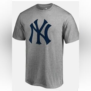 Majestic Gray New York Yankees T-Shirt- adult small - NWT